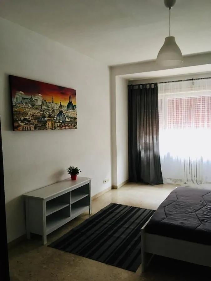 La Mia Casa Di Roma contacts